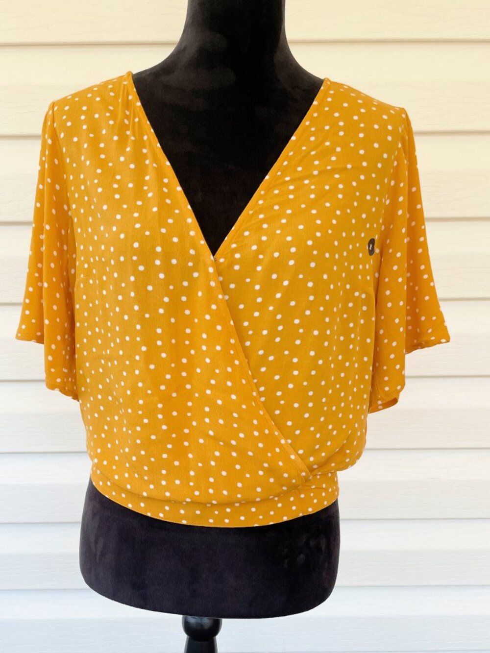NWT Abercrombie & Fitch Tie-Back Wrap Blouse LARGE Yellow Dot